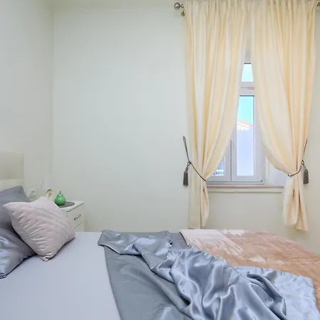 Spacious 4 Bedroom Dubrovnik