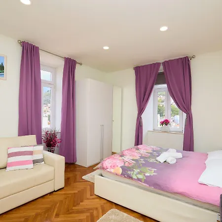 Spacious 4 Bedroom * ドゥブロブニク