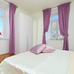 Apartman Spacious 4 Bedroom *