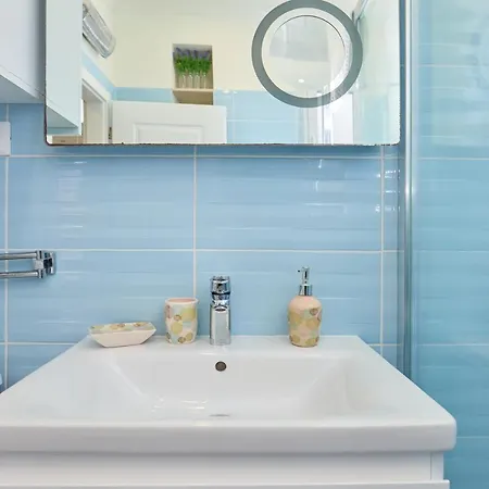 Spacious 4 Bedroom Apartamento *