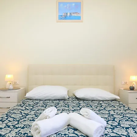 Spacious 4 Bedroom * ドゥブロブニク