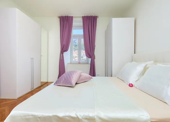 Spacious 4 Bedroom 두브로브니크
