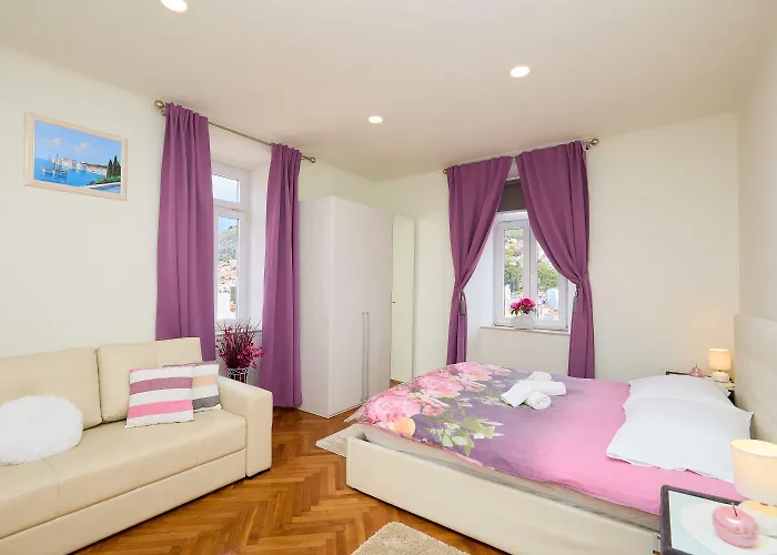 Spacious 4 Bedroom * 두브로브니크
