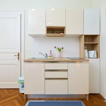 Spacious 4 Bedroom * Dubrownik