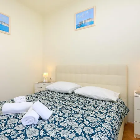 Spacious 4 Bedroom Апартаменты *