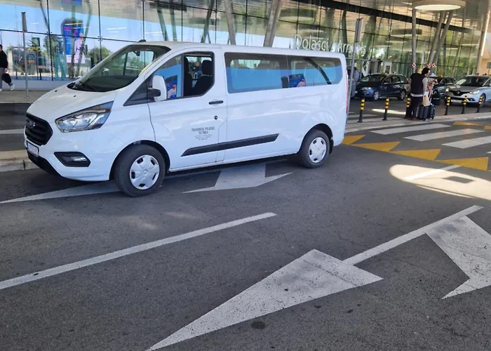 Apartment Spacious 4 Bedroom *